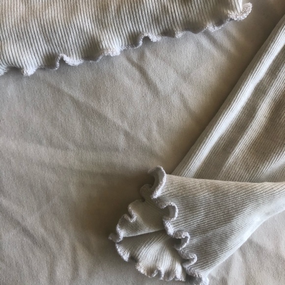 BRANDY MELVILLE white lettuce hem crop top - Picture 5 of 6